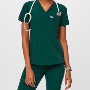 FIGS Hunter Green Catarina Scrub Top Medium